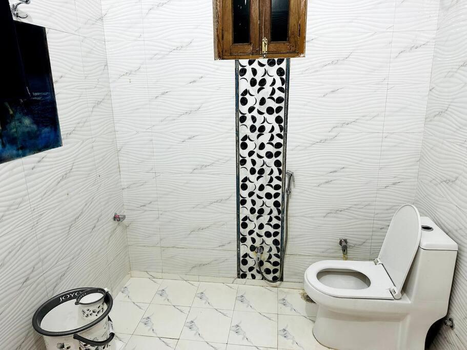 Apartment Ajnara Varanasi