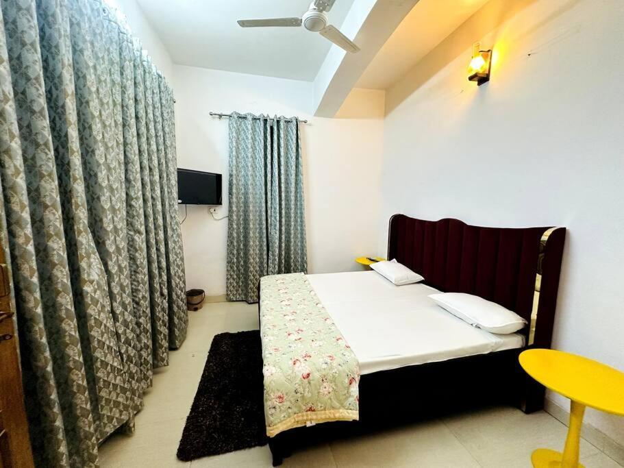 Ajnara Varanasi